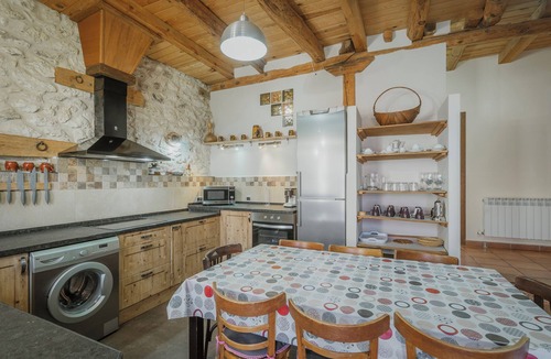Frumales House | Country House 'Hoyal' with Private Garden and Wi-Fi