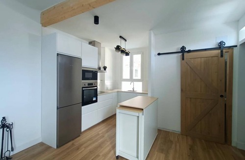 Enveitg House | Country House in Enveitg with garden, fireplace and WiFi