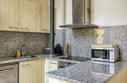 Navata Villa | Country House 'L Heura' with Private Terrace, Wi-Fi and Air Conditioning