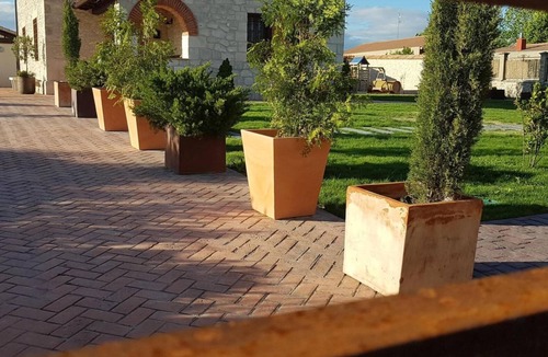 Cuellar House | Country House 'La Aurora Del Henar' with Private Garden and Wi-Fi