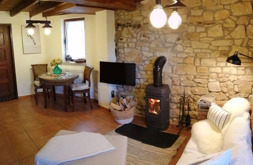 Colunga House | Country House 'La Casita De Luces' with Mountain View, Private Terrace and Wi-Fi
