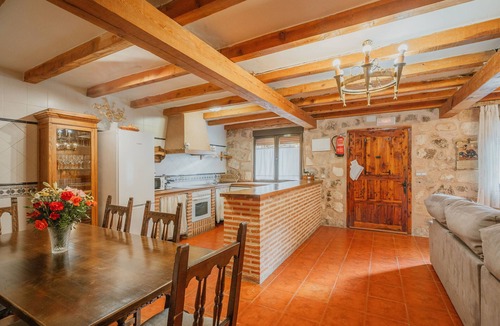 Duruelo House | Country House 'La Escondida' with Private Terrace and Wi-Fi