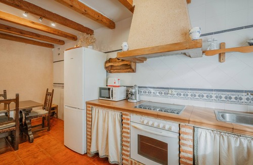 Duruelo House | Country House 'La Escondida' with Private Terrace and Wi-Fi