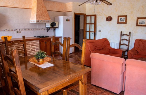 Caravaca de la Cruz House | Country House 'La Escuela Caravaca' with Mountain View, Wi-Fi and Air Conditioning