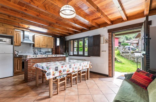 Cueli House | Country House 'La Nozal' with Mountain View, Private Pool and Wi-Fi