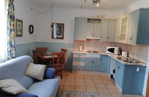 Cazorla House | Country House 'La Parra' with Mountain View, Shared Pool and Wi-Fi