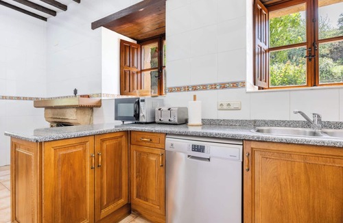 Perrozo House | Country House 'La Torre De Perrozo' with Mountain View, Private Garden and Balcony