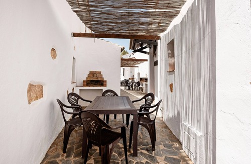 Malaga House | Country House 'La Yegueriza' with Lake View, Shared Pool and Private Terrace