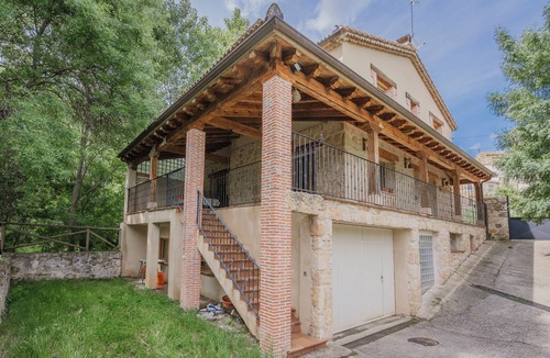 Caballar House | Country House 'Los Molinillos' with Mountain View, Private Terrace and Wi-Fi