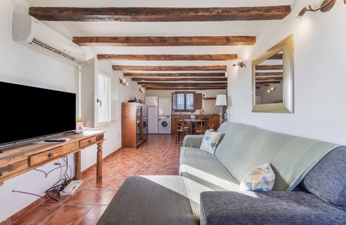 Deltebre House | Country House 'Marisma' with Shared Pool, Wi-Fi and Air Conditioning