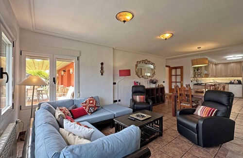 Tera House | Country House 'Mila' with Mountain View, Private Terrace and Wi-Fi