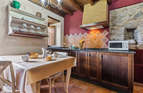 Ortigueira House | Country House 'Morouzos' with Shared Terrace, Shared Garden and Wi-Fi