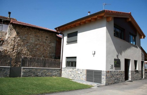 Villanane House | Country House 'Orlegy' with Mountain Views, Private Terrace and Private Garden