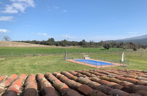 Gavilanes House | Country House 'Paraje Navazos' with Mountain View, Private Pool and Wi-Fi
