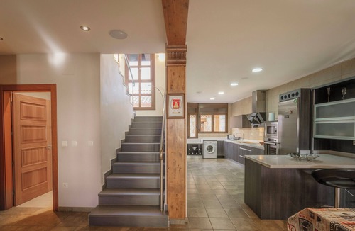 Villabragima House | Country House 'Puerta Villa' with Private Terrace and Wi-Fi
