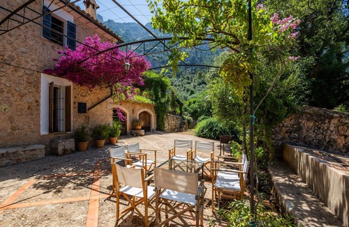 Fornalutx Villa | Country House 'Sa Cabana D'es Vicari' with Mountain View, Private Pool and Wi-Fi