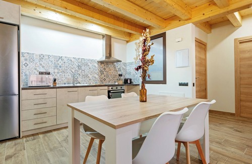 Ejulve House | Country House 'Sierra De Majalinos' with Mountain View, Wi-Fi and Air Conditioning
