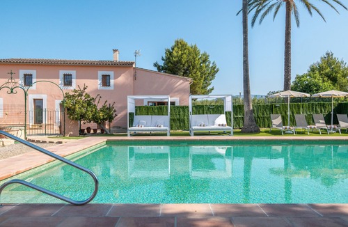 Es Garrovers Villa | Country House 'Son Guillem' with Mountain Views, Wi-Fi and Air Conditioning