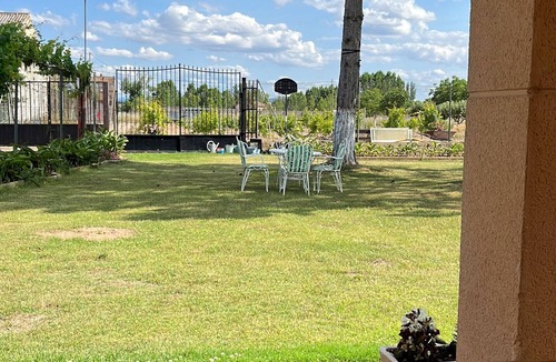 Aranda de Duero Villa | Country House 'Viñas Y Nogales' with Private Pool, Private Terrace and Wi-Fi