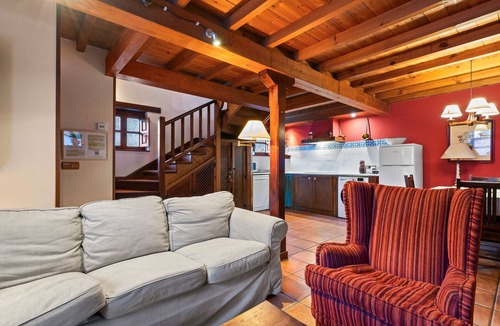 Ricabo House | Country House 'Valle De Bueida' with Mountain View and Private Garden
