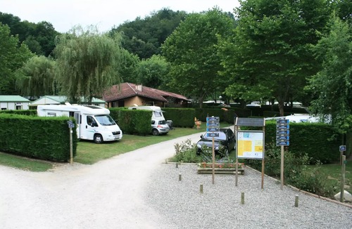 Oust House | COUSERANS MOBILE HOME (PW): with covered patio, sleeps 4