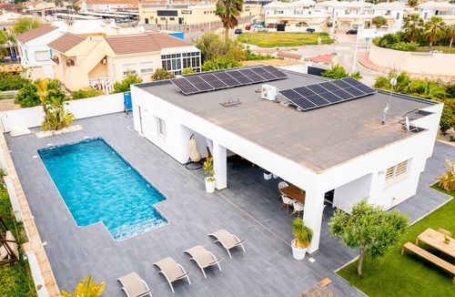 Torrevieja Villa | COZY AND SUNNY DETACHED WITH PRIVATE POOL.