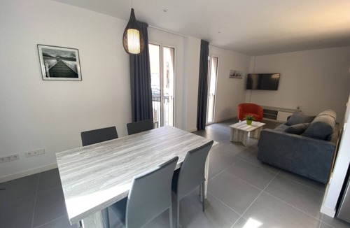 Castello d'Empuries Apartment | Cozy apartment with air conditioning and Wi-Fi in Castelló d'Empúries