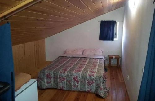 Graus Apartment | Cozy Apartment in Torres del Obispo with Pool