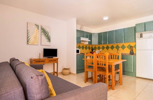 Las Playitas Apartment | Cozy Apartment "Las Playitas" near the Beach with Wi-Fi & Terrace