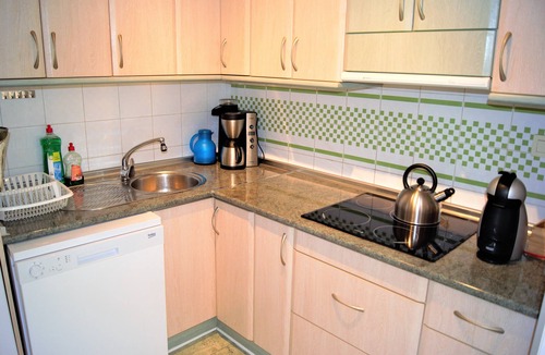 Torrevieja House | Cozy bungalow, 2 min walk from the beach. Wi-Fi