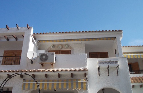 Torrevieja House | Cozy bungalow, 2 min walk from the beach. Wi-Fi