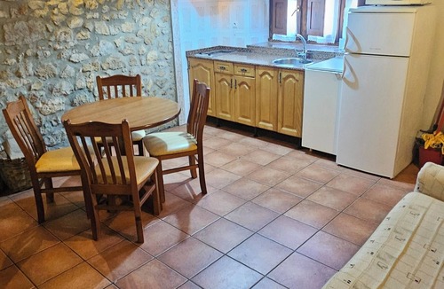 Vallobal House | Cozy Countryside Escape: Stay at La Bolera I