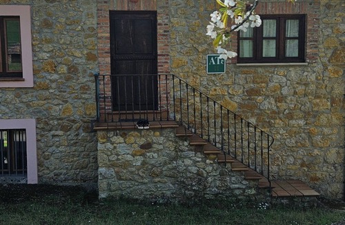 Vallobal House | Cozy Countryside Escape: Stay at La Bolera I