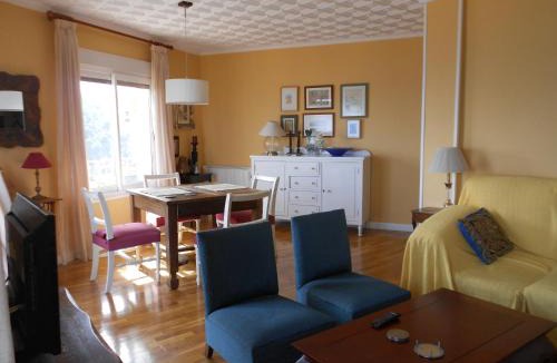 Raval Roig Apartment | Cozy-Elegant