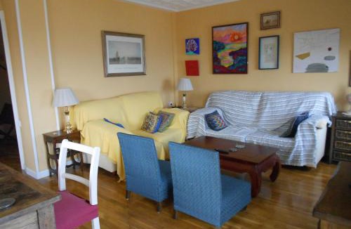 Raval Roig Apartment | Cozy-Elegant