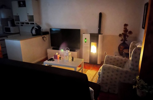 Barruelo de Santullan Apartment | Cozy Escape In Rural Village