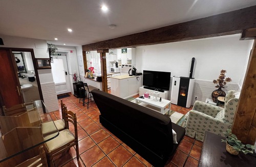 Barruelo de Santullan Apartment | Cozy Escape In Rural Village