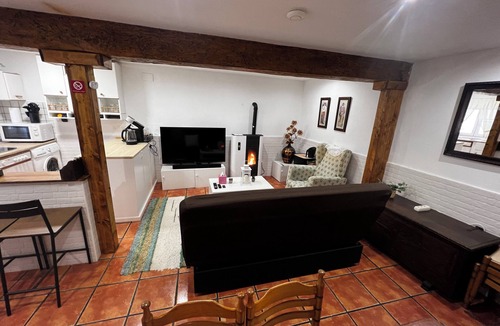 Barruelo de Santullan Apartment | Cozy Escape In Rural Village