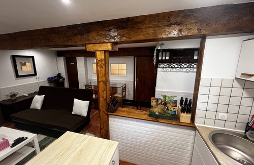 Barruelo de Santullan Apartment | Cozy Escape In Rural Village