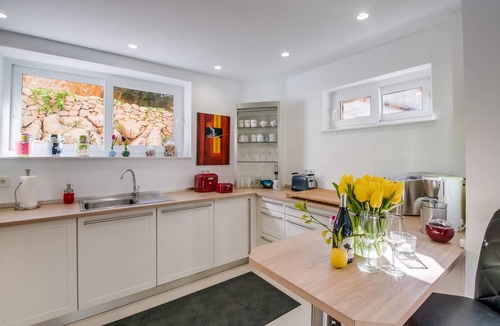 Cala Agulla House | Cozy home in Cala Ratjada with private swimming pool, can be inside or outside