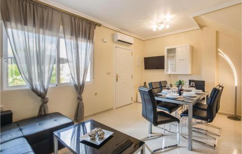 San Miguel de Salinas House | Cozy Home In San Miguel De Salinas