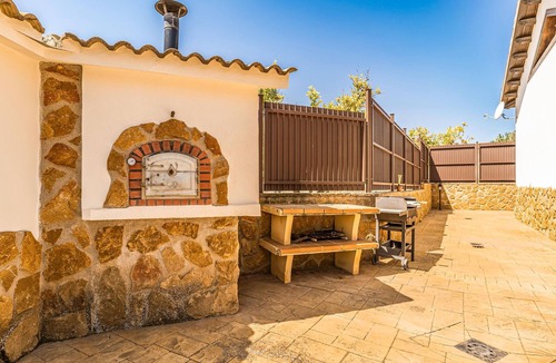 Salar House | Cozy home in Salar with indoor swimming pool