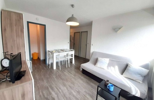 Vignec Apartment | Cozy T2 Apartment for 6 with Balcony, Parking, Gym Access in Saint-Lary-Soulan