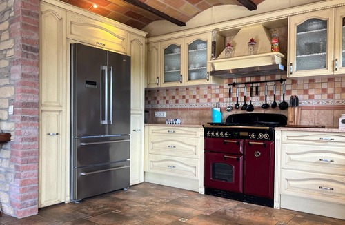 Sant Pere Pescador House | Cozy Villa with Pool, Garden, BBQ, A/C & WiFi Near Beach - Pet Friendly