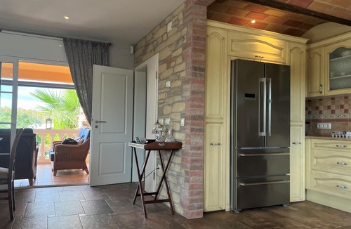 Sant Pere Pescador House | Cozy Villa with Pool, Garden, BBQ, A/C & WiFi Near Beach - Pet Friendly