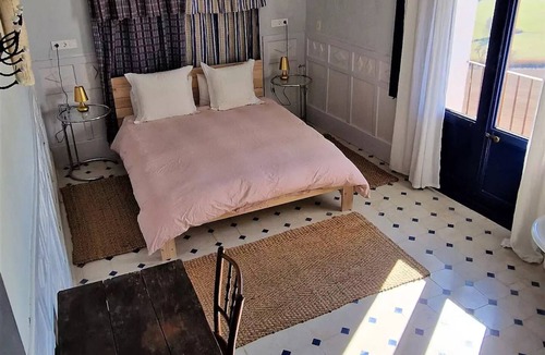Baldellou Bed & Breakfast | Cuarto de las Señoricas in a XVI century manor house