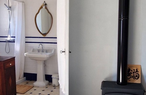 Baldellou Bed & Breakfast | Cuarto de las Señoricas in a XVI century manor house