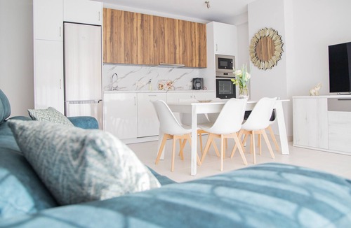 Torremolinos Apartment | Cubo's Apartamento Perla del Sol 3I/beachfront/free wifi