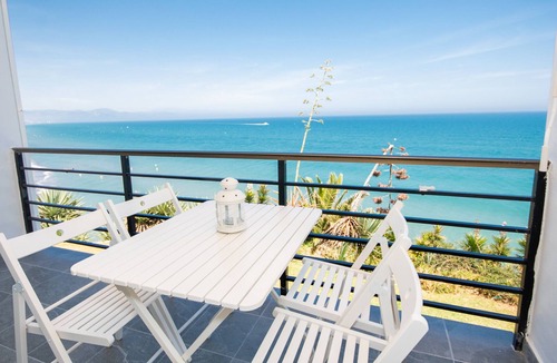Torremolinos Apartment | Cubo's Estudio Castillo de Santa Clara/sea views/air conditioning/free wifi