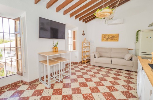 Casabermeja Apartment | Cubo's Estudio Casabermeja Noches de Luna B & Pool/urban center/air conditioning/community pool